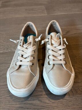 Blowfish Metallic Beige Low-Top Lace-Up Sneakers
